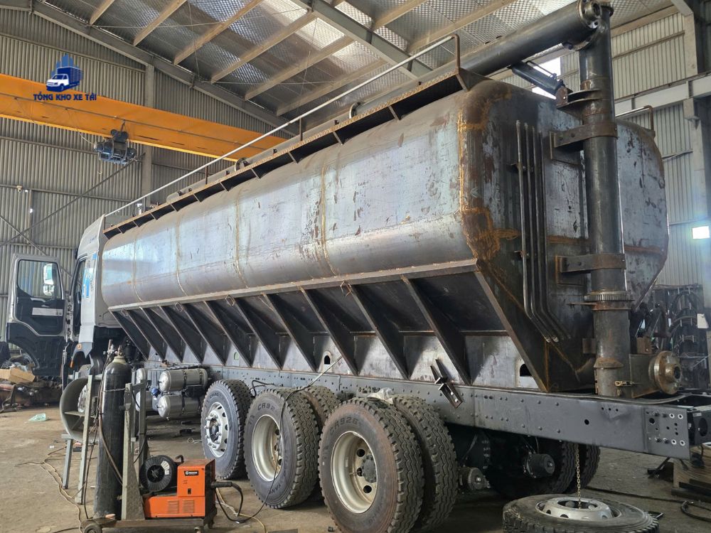 CẢI TẠO XE BỒN CÁM VÀ SƠ MI RƠ MOÓC BỒN CÁM – GIẢI PHÁP VẬN CHUYỂN TỐI ƯU